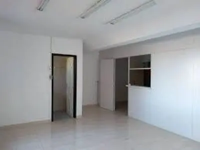 Reforma de loja comercial no Rio de Janeiro com revestimento e pintura nova